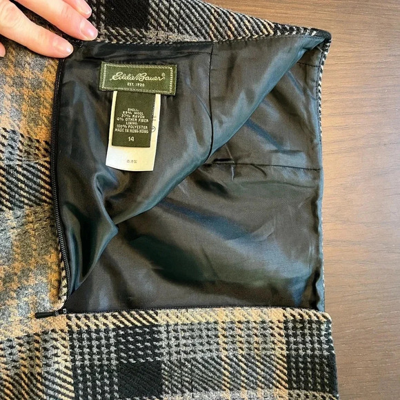Eddie Bauer wool blend skirt. Lined. Size 14. - Picture 8 of 9